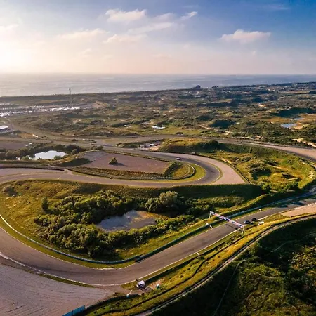 Luxury Upstairs & Downstairs Apartamento