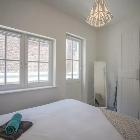 Luxury Upstairs & Downstairs * Зандфорт