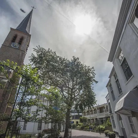 Luxury Upstairs & Downstairs