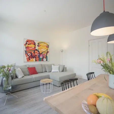 Luxury Upstairs & Downstairs Апартаменты Зандфорт