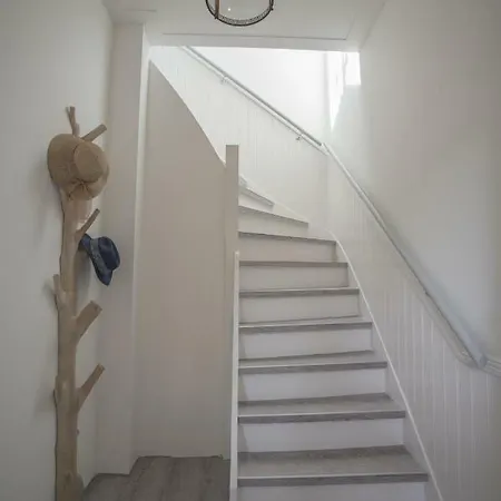 Luxury Upstairs & Downstairs Апартаменты Зандфорт