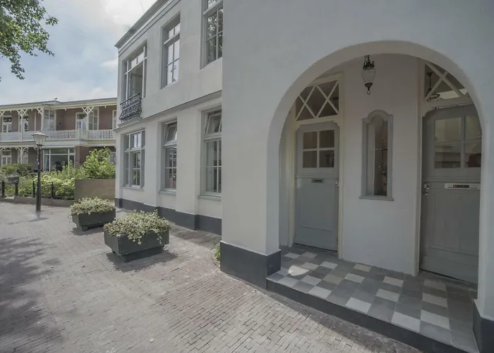 Luxury Upstairs & Downstairs Apartamento