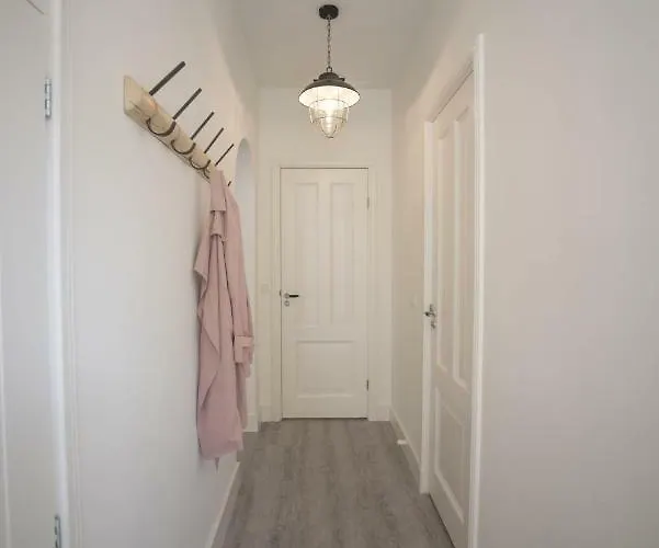 Luxury Upstairs & Downstairs *