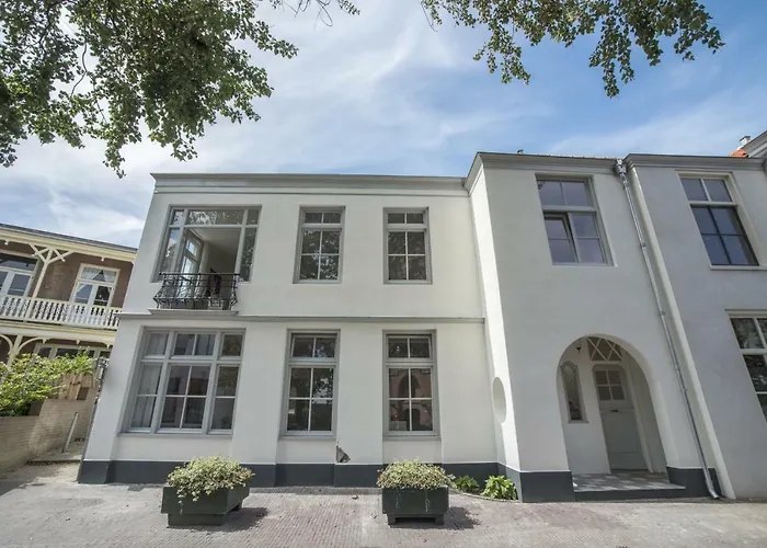 Luxury Upstairs & Downstairs *