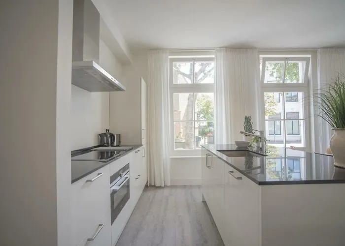 Luxury Upstairs & Downstairs Apartamento