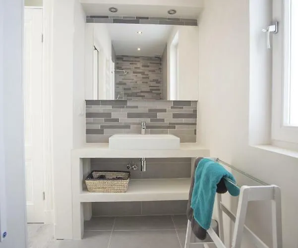 Luxury Upstairs & Downstairs Apartamento