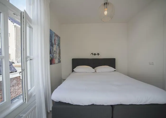 Luxury Upstairs & Downstairs